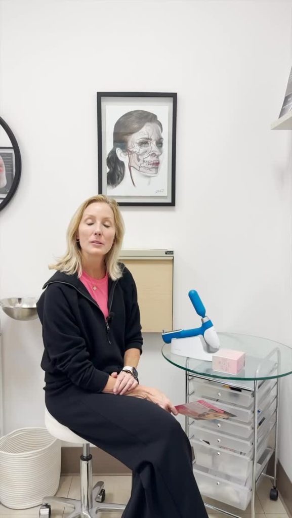 ✨ Who wants a beautiful glow for the holidays? ✨